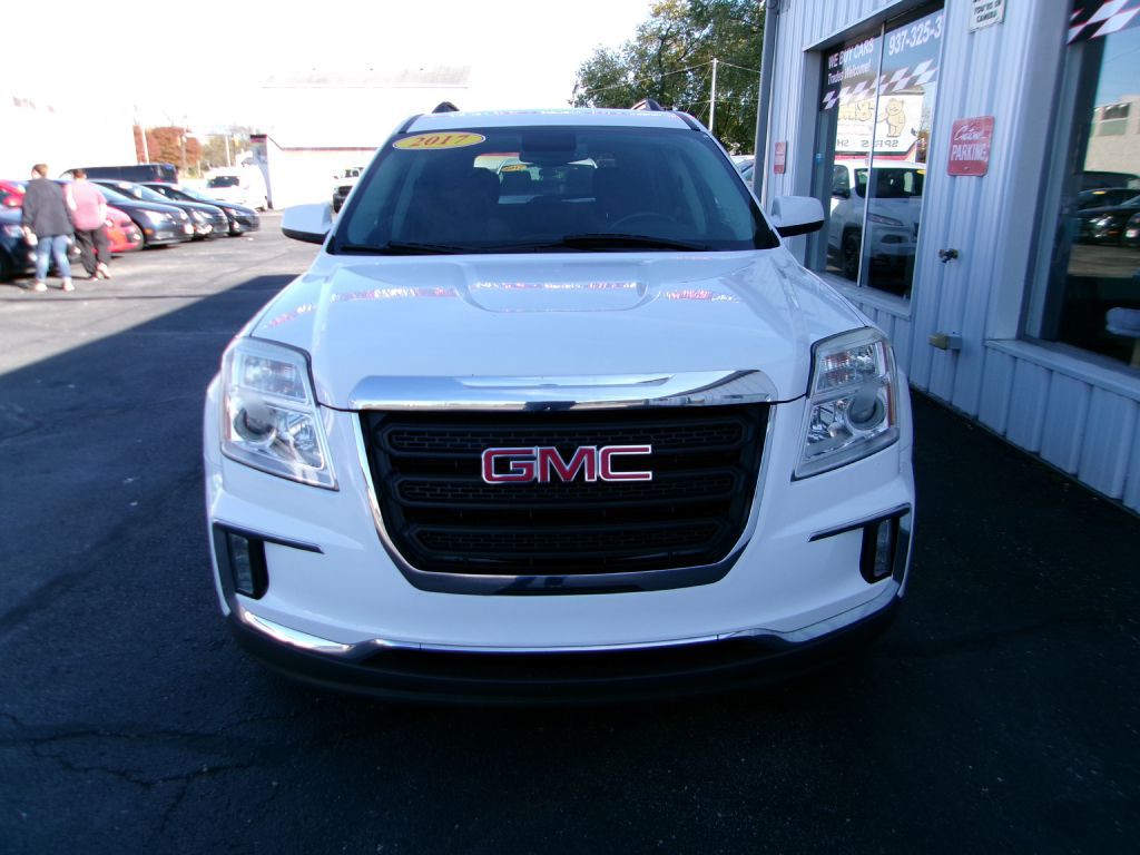 2017 GMC Terrain Image 2