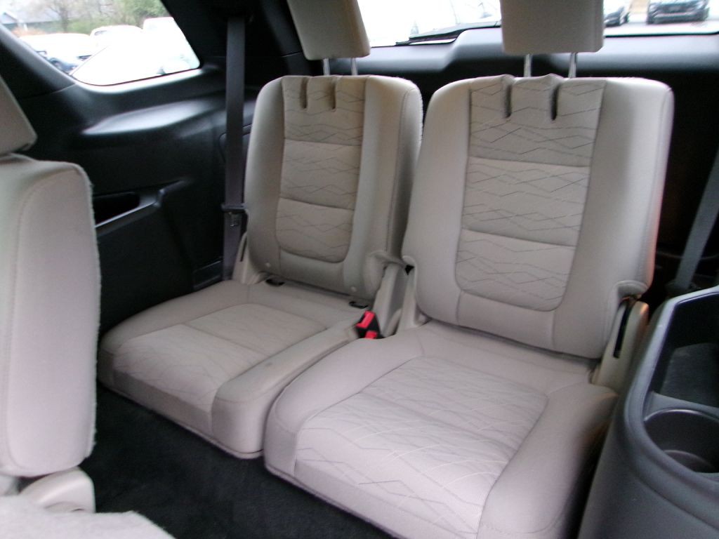 2015 Ford Explorer Image 12
