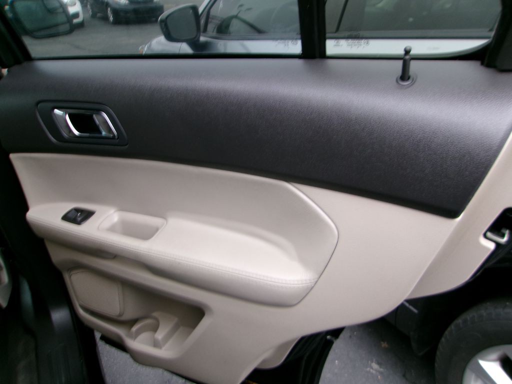 2015 Ford Explorer Image 14