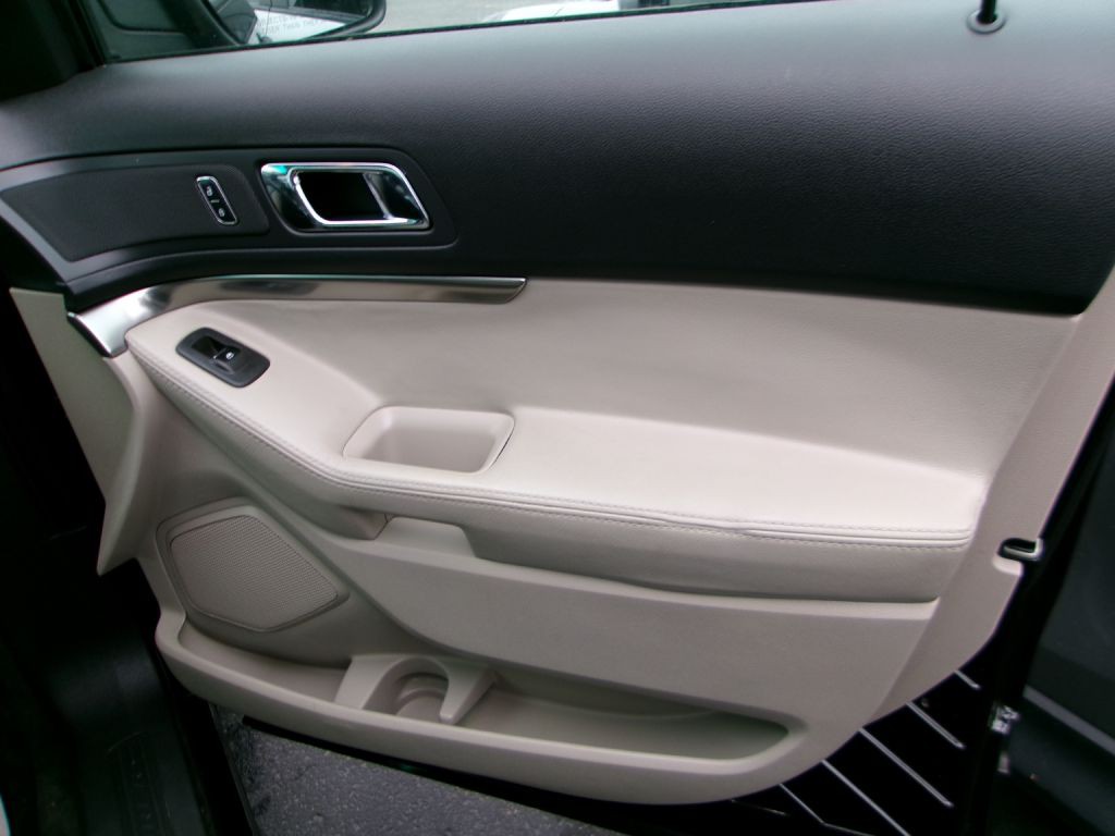 2015 Ford Explorer Image 16