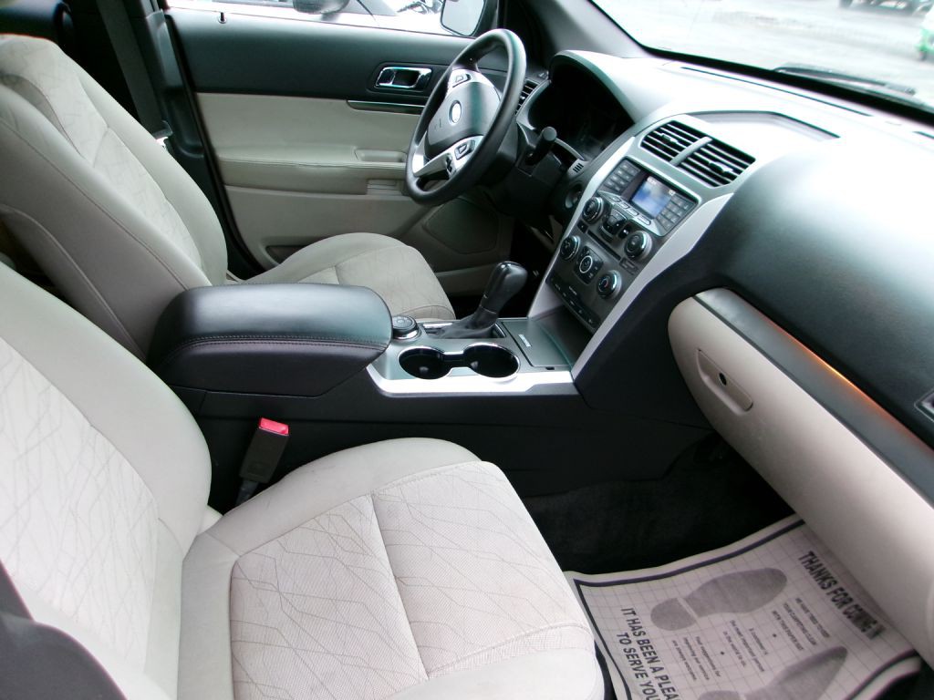 2015 Ford Explorer Image 17
