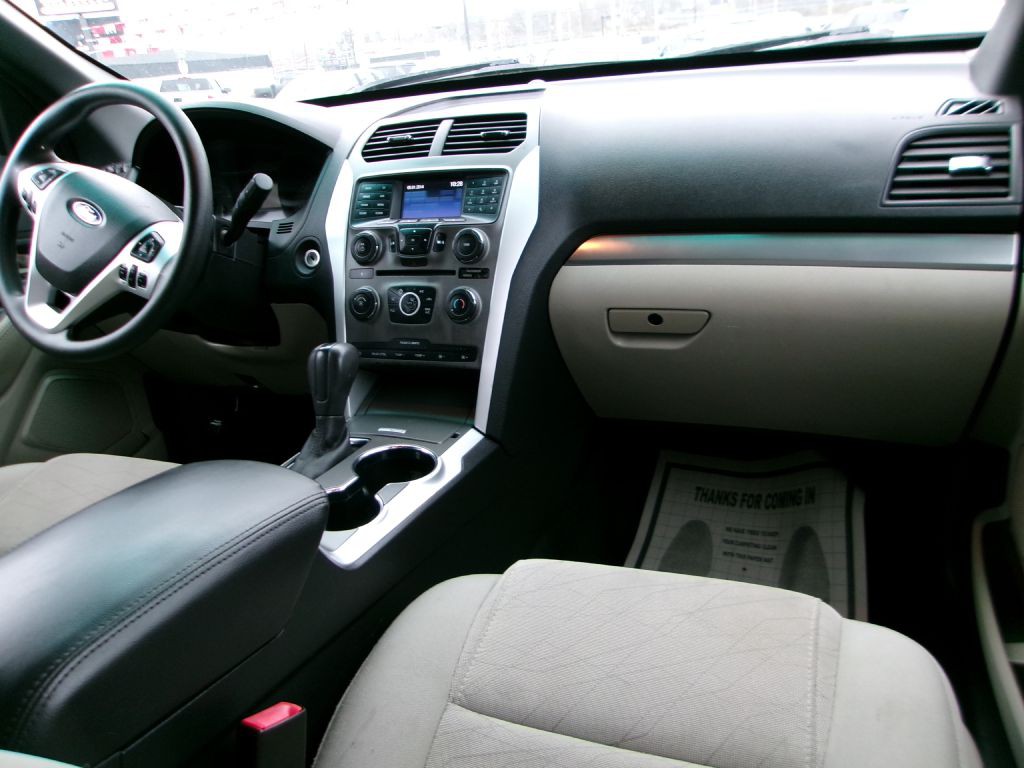 2015 Ford Explorer Image 18