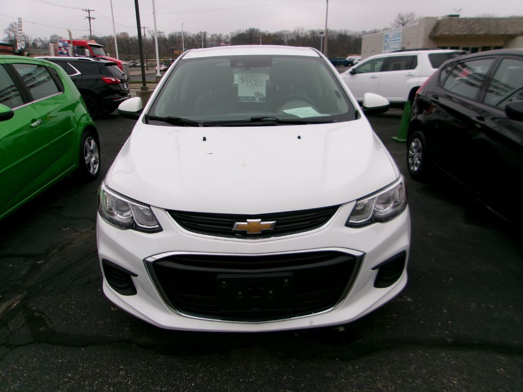 2020 Chevrolet Sonic Image 2