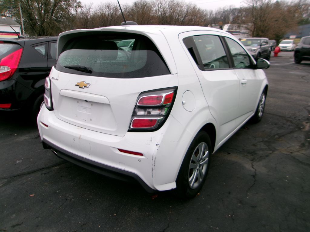 2020 Chevrolet Sonic Image 3