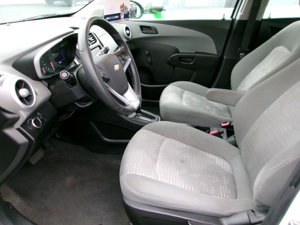 2020 Chevrolet Sonic Image 8