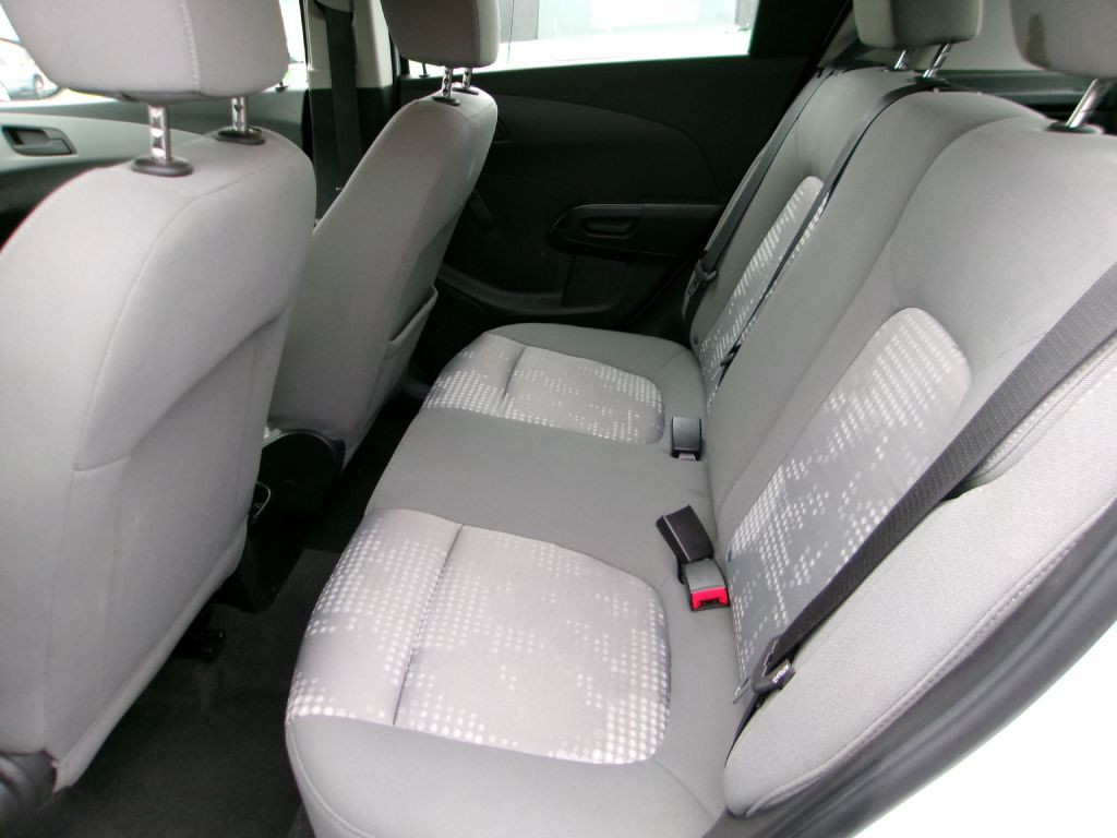 2020 Chevrolet Sonic Image 11