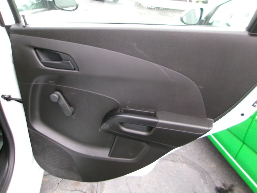 2020 Chevrolet Sonic Image 13