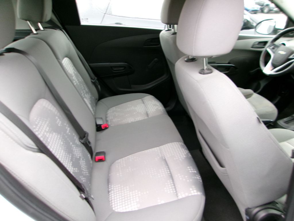 2020 Chevrolet Sonic Image 14