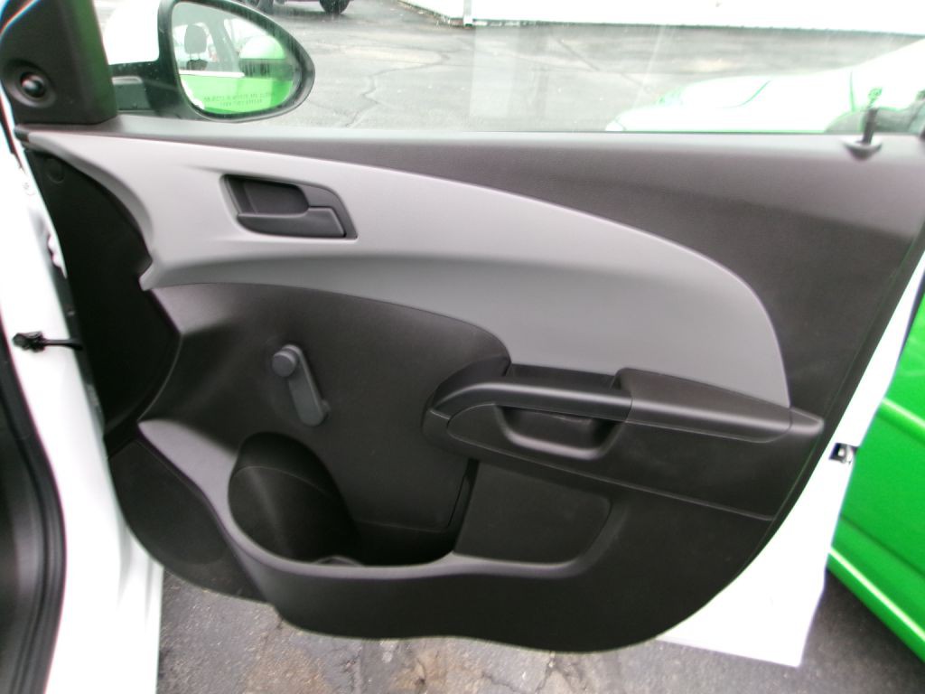 2020 Chevrolet Sonic Image 15