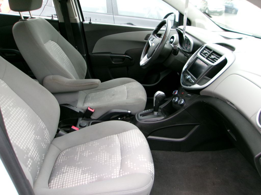 2020 Chevrolet Sonic Image 16