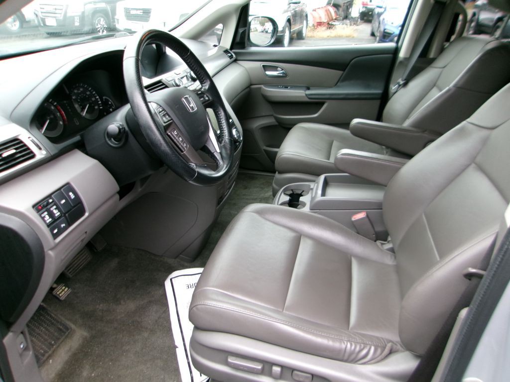 2015 Honda Odyssey Image 9