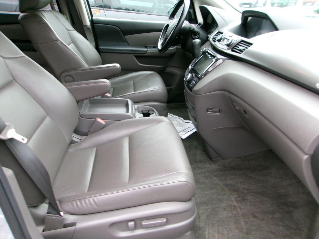 2015 Honda Odyssey Image 18