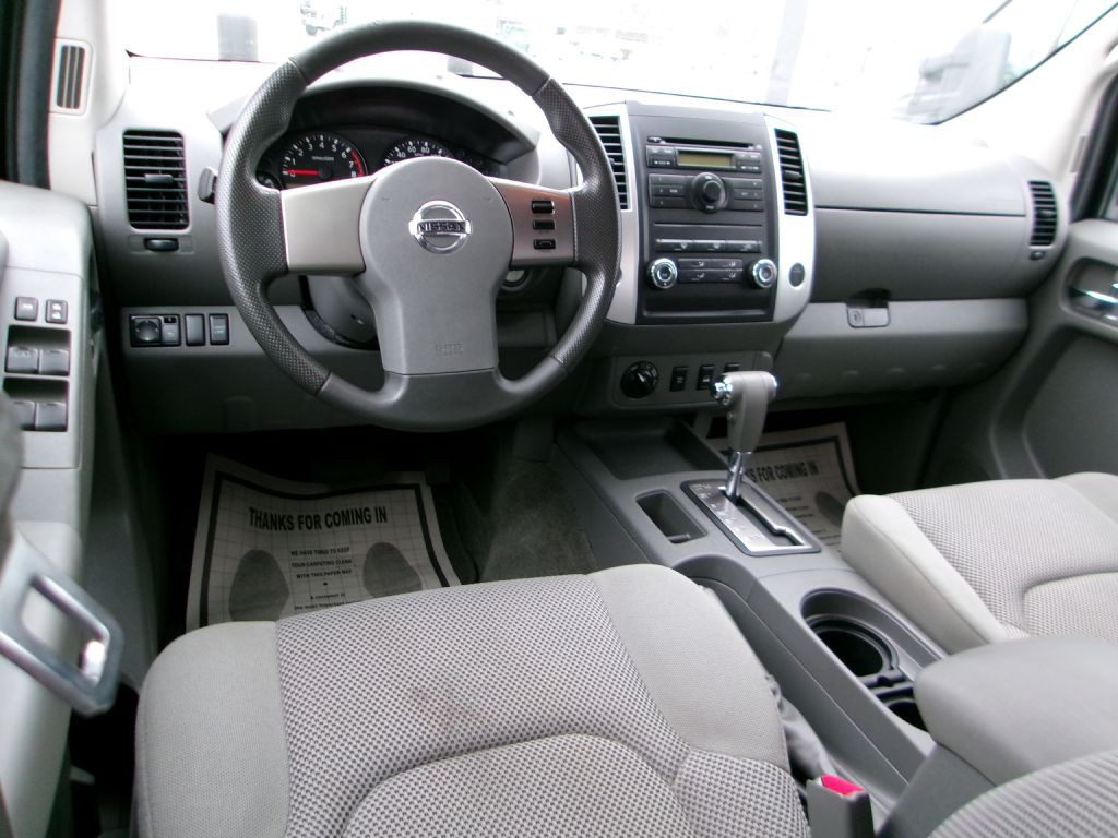 2010 Nissan Frontier Image 9