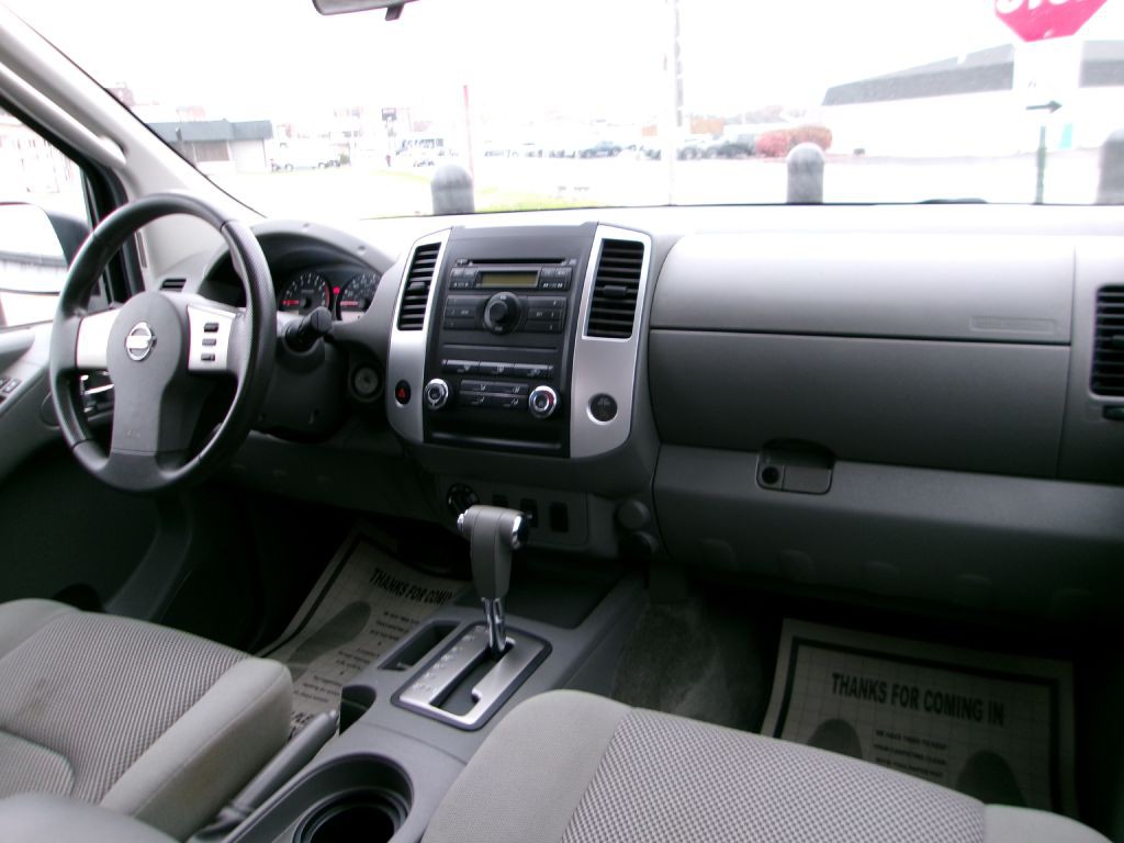 2010 Nissan Frontier Image 17