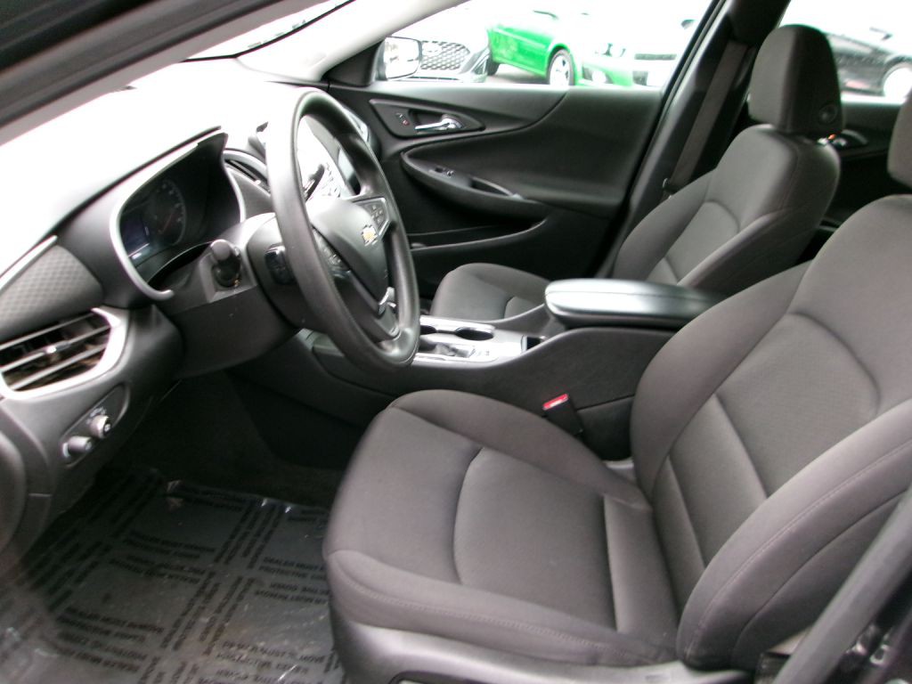 2023 Chevrolet Malibu Image 9