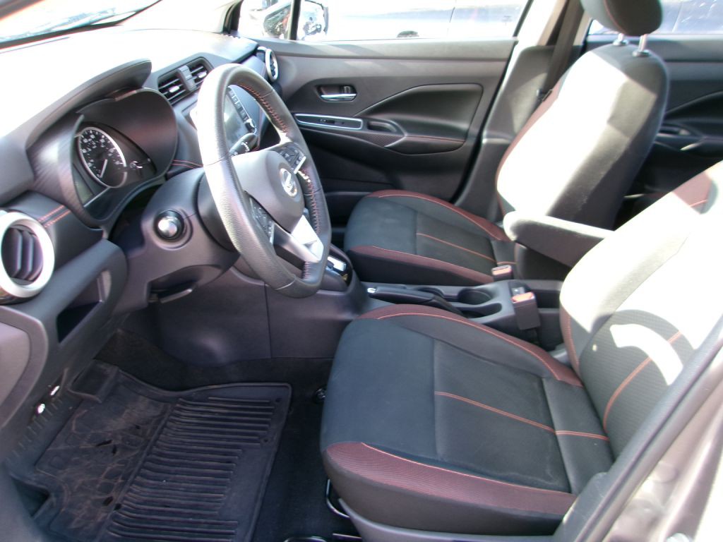 2020 Nissan Versa Image 8