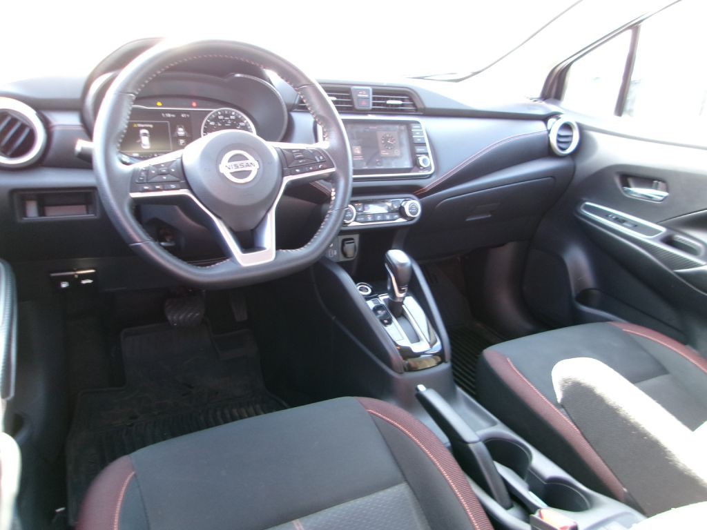 2020 Nissan Versa Image 9