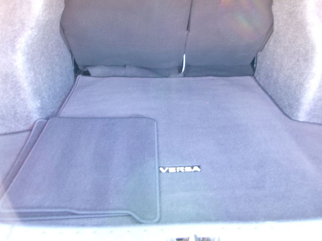 2020 Nissan Versa Image 12