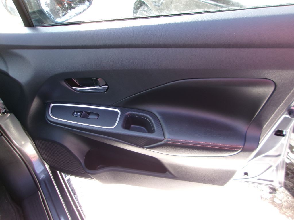 2020 Nissan Versa Image 15