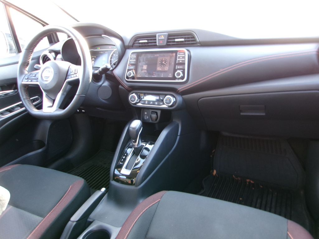 2020 Nissan Versa Image 17