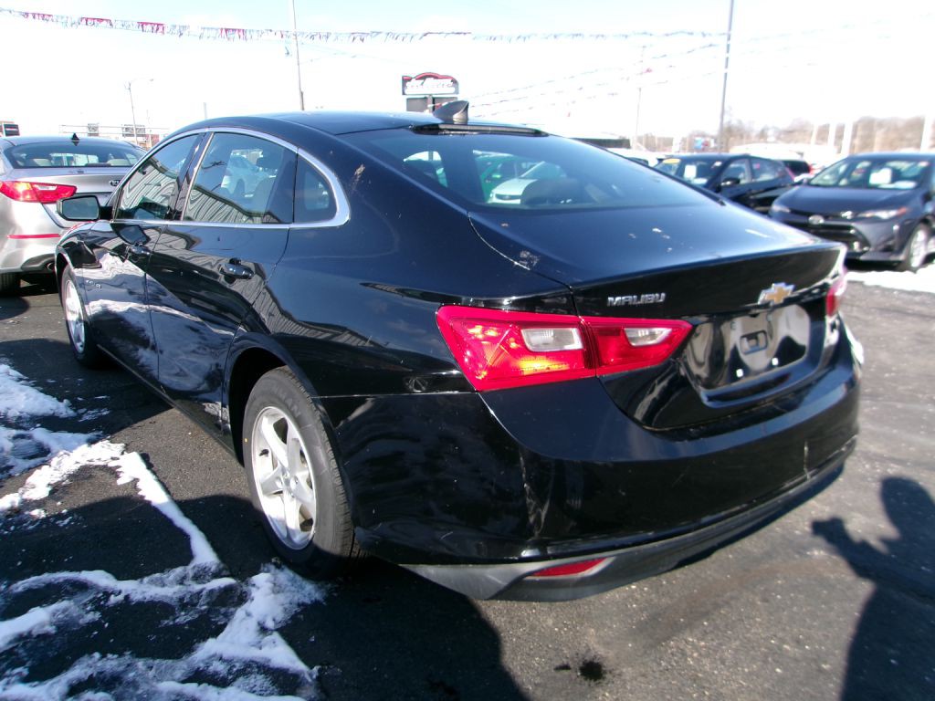 2018 Chevrolet Malibu Image 5