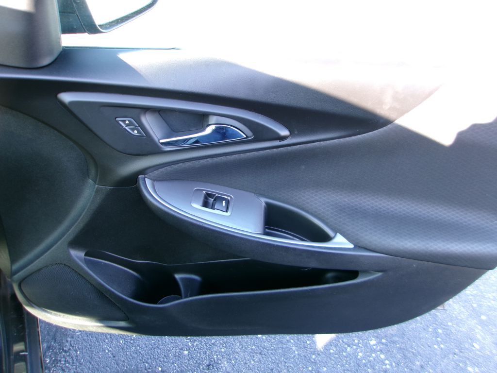 2018 Chevrolet Malibu Image 15