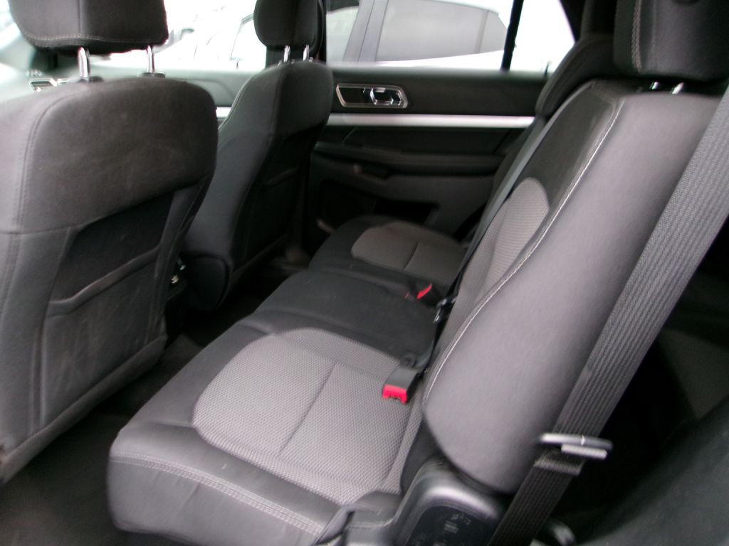 2017 Ford Explorer Image 7