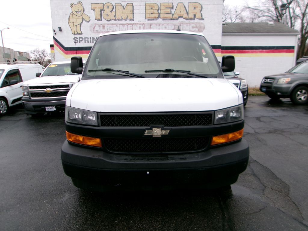 2019 Chevrolet Express Image 2
