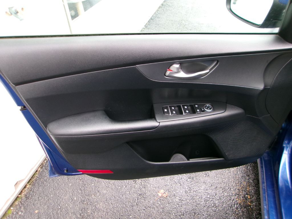 2021 Kia Forte Image 8