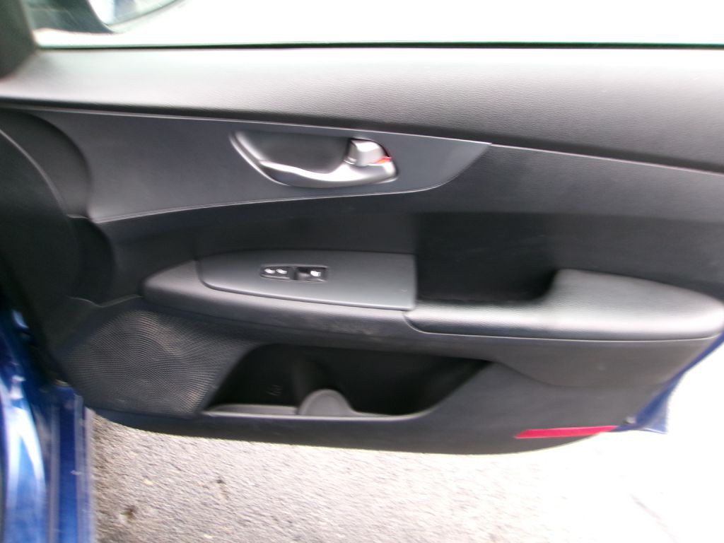 2021 Kia Forte Image 16