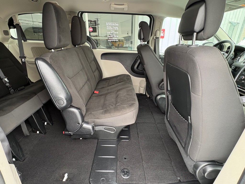 2017 Dodge Grand Caravan Image 14