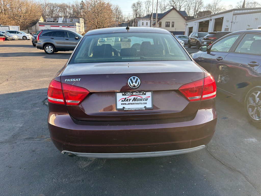2013 Volkswagen Passat Image 3