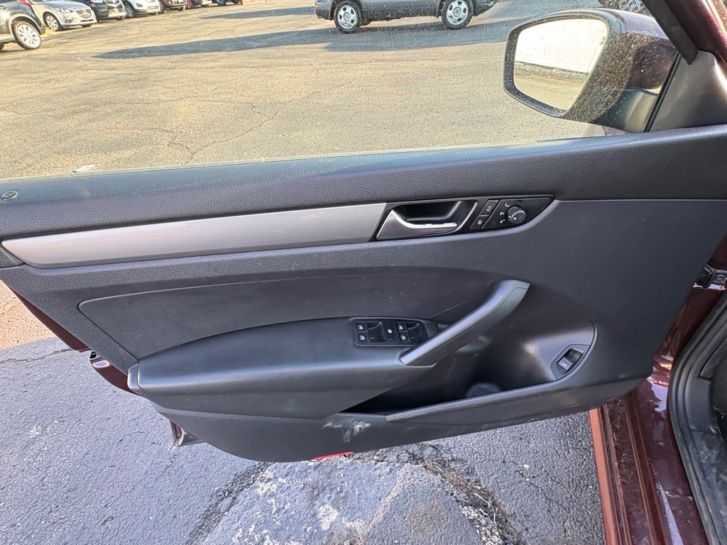 2013 Volkswagen Passat Image 7