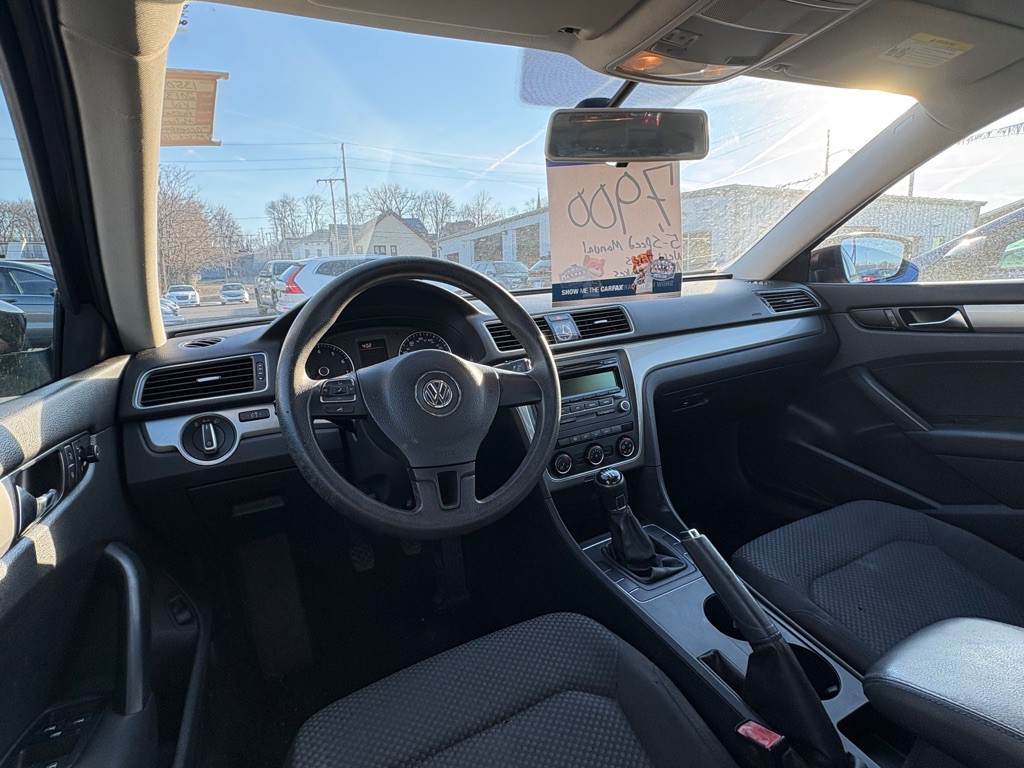 2013 Volkswagen Passat Image 8