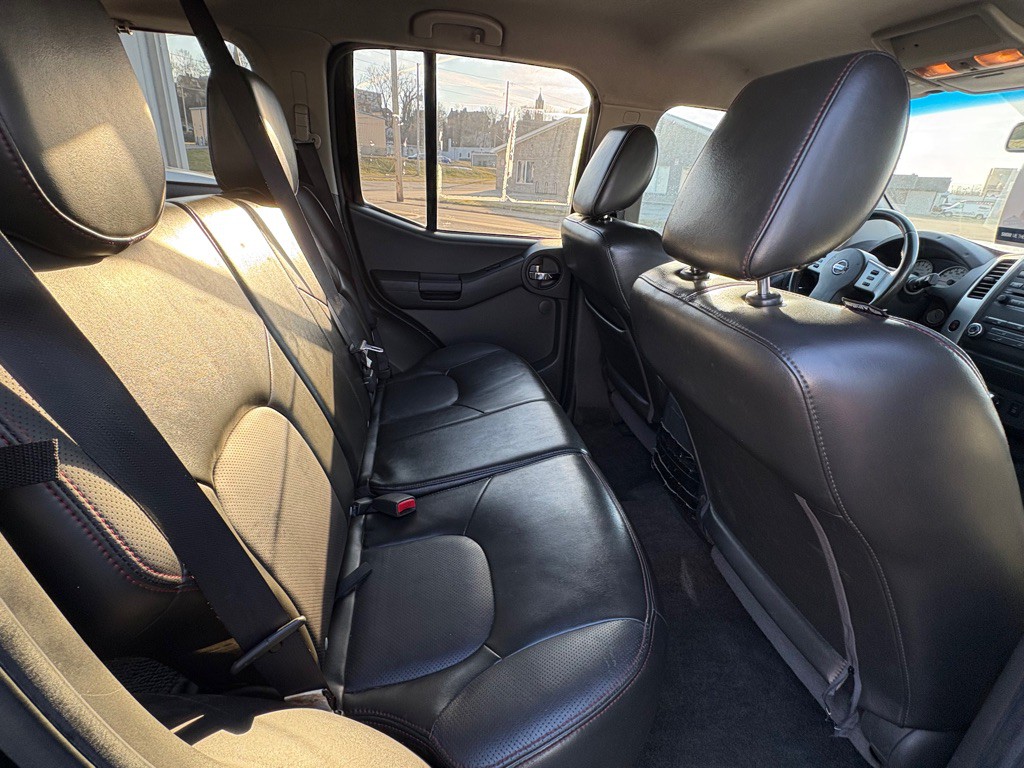 2012 Nissan Xterra Image 15