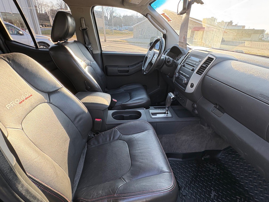 2012 Nissan Xterra Image 17
