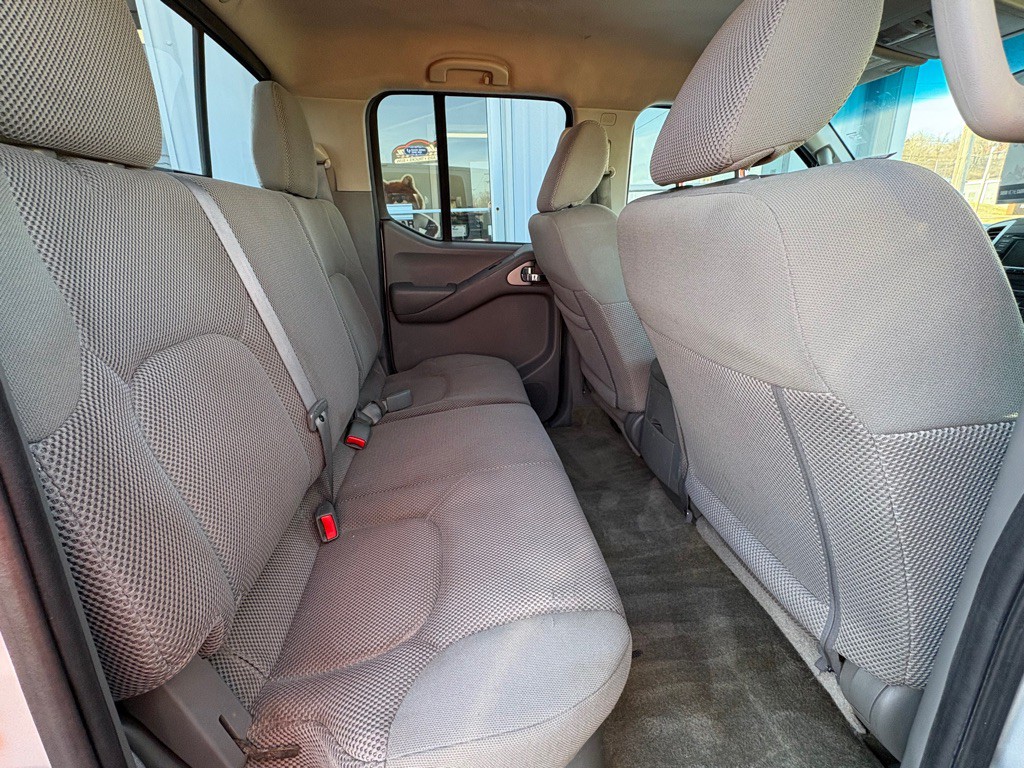 2015 Nissan Frontier Image 14