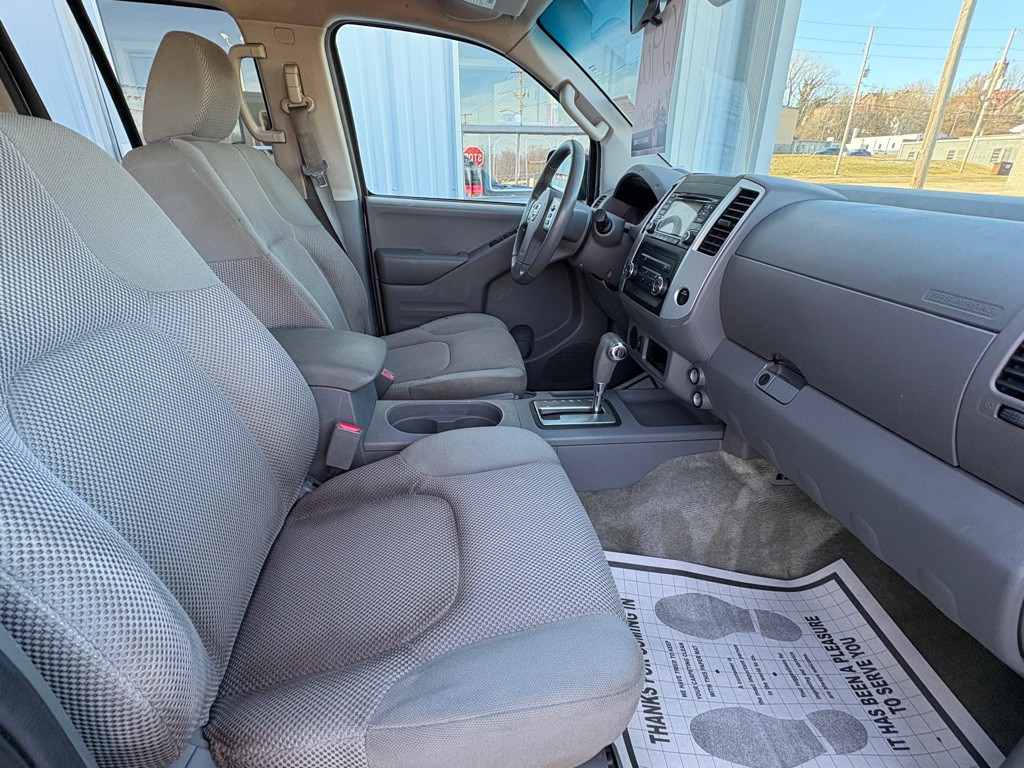 2015 Nissan Frontier Image 16