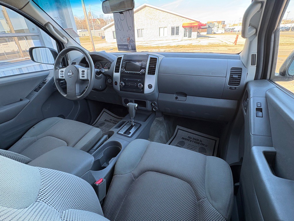 2015 Nissan Frontier Image 17
