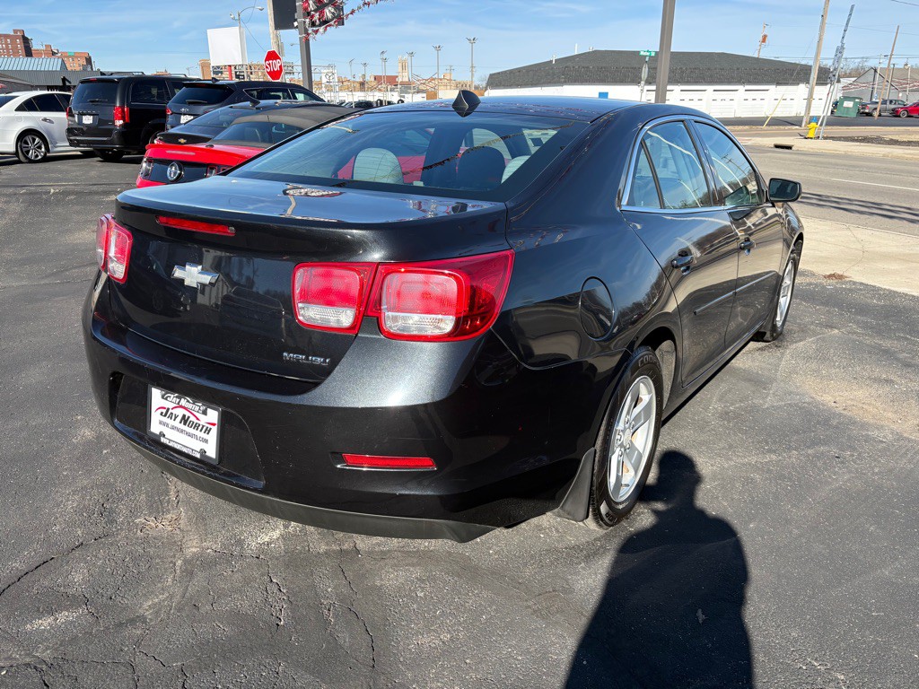 2013 Chevrolet Malibu Image 3