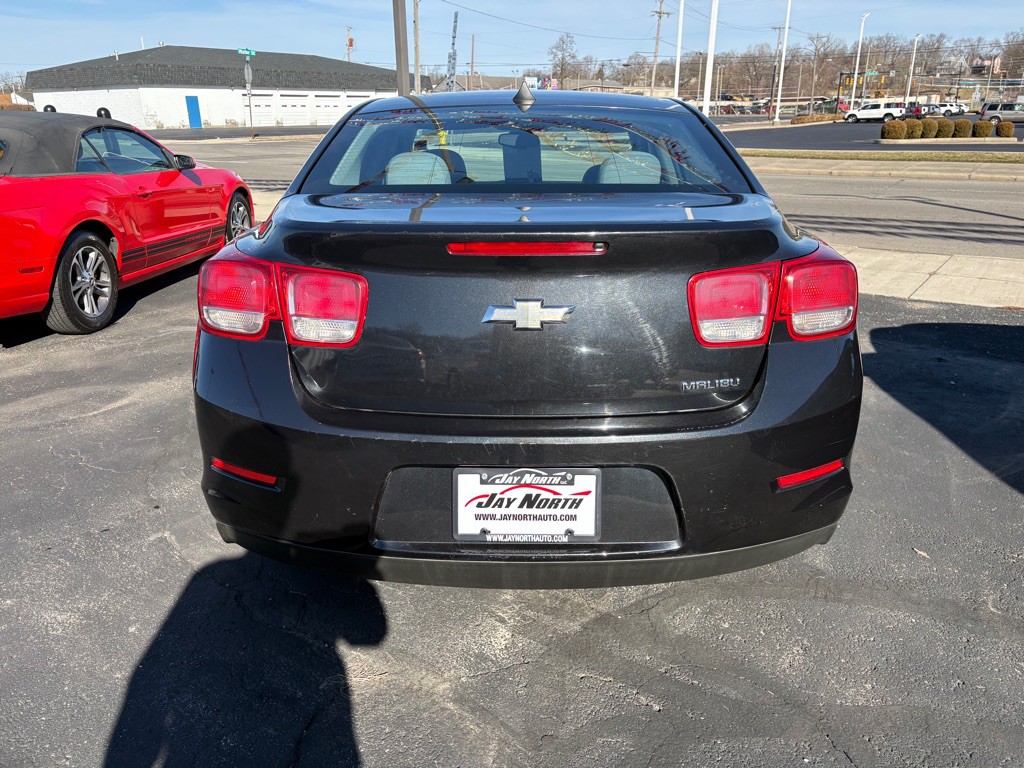 2013 Chevrolet Malibu Image 4