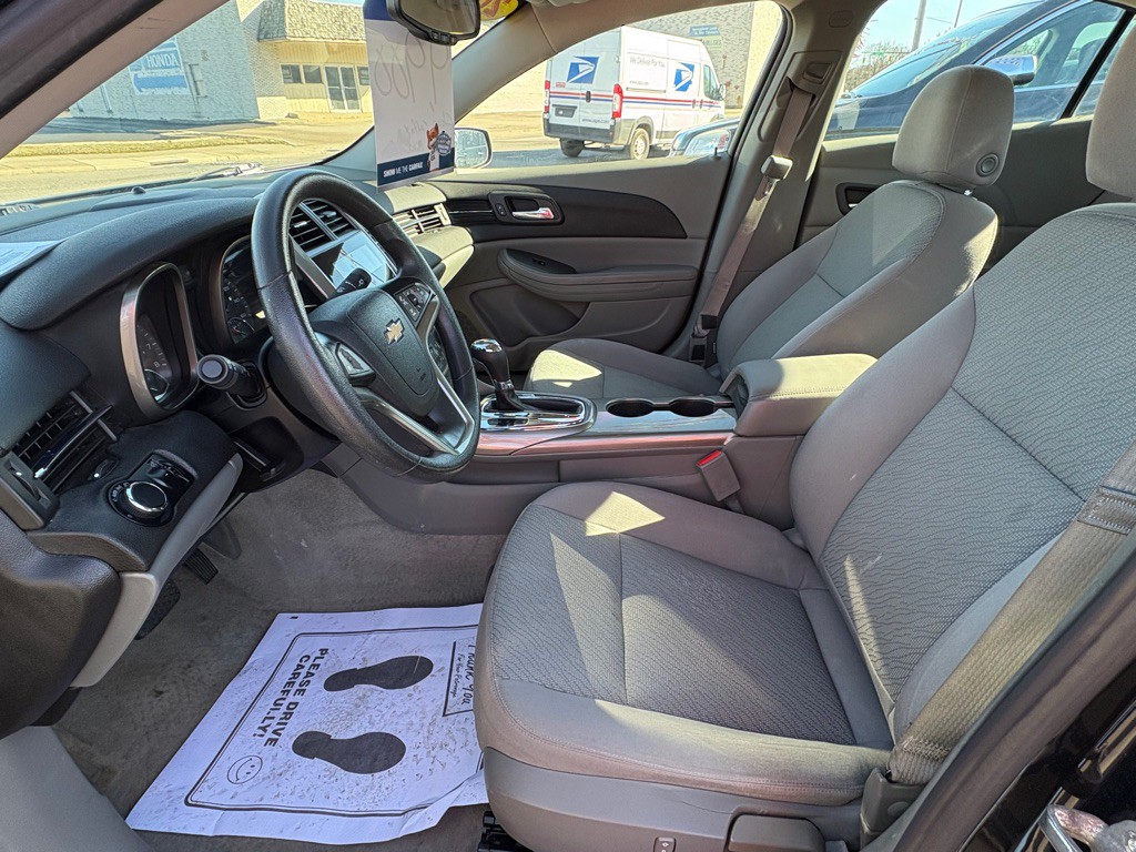 2013 Chevrolet Malibu Image 9