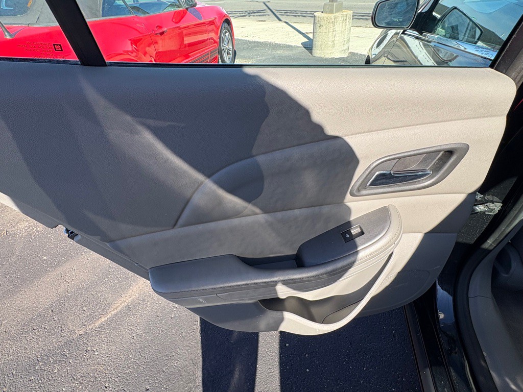 2013 Chevrolet Malibu Image 11