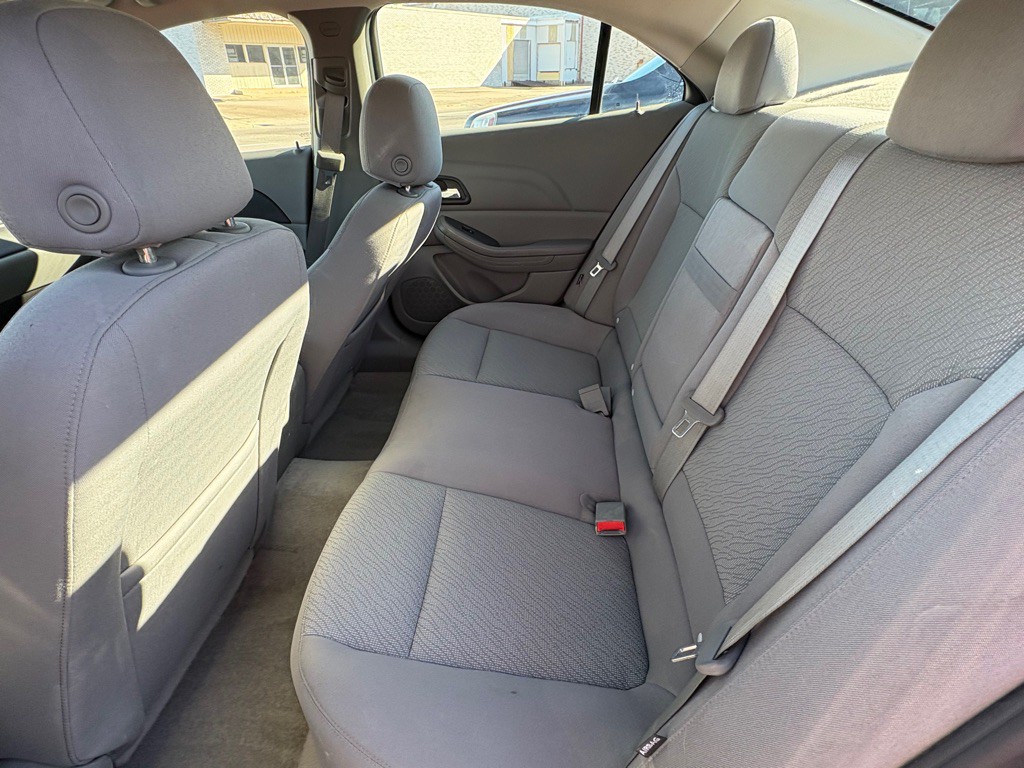 2013 Chevrolet Malibu Image 12