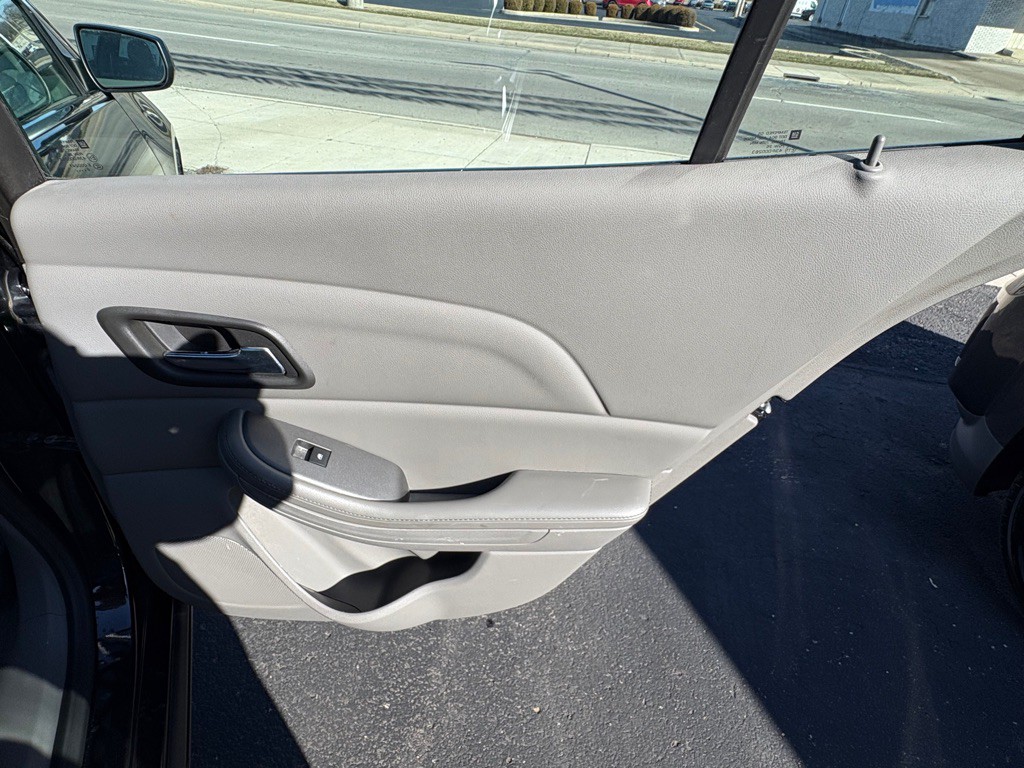 2013 Chevrolet Malibu Image 14