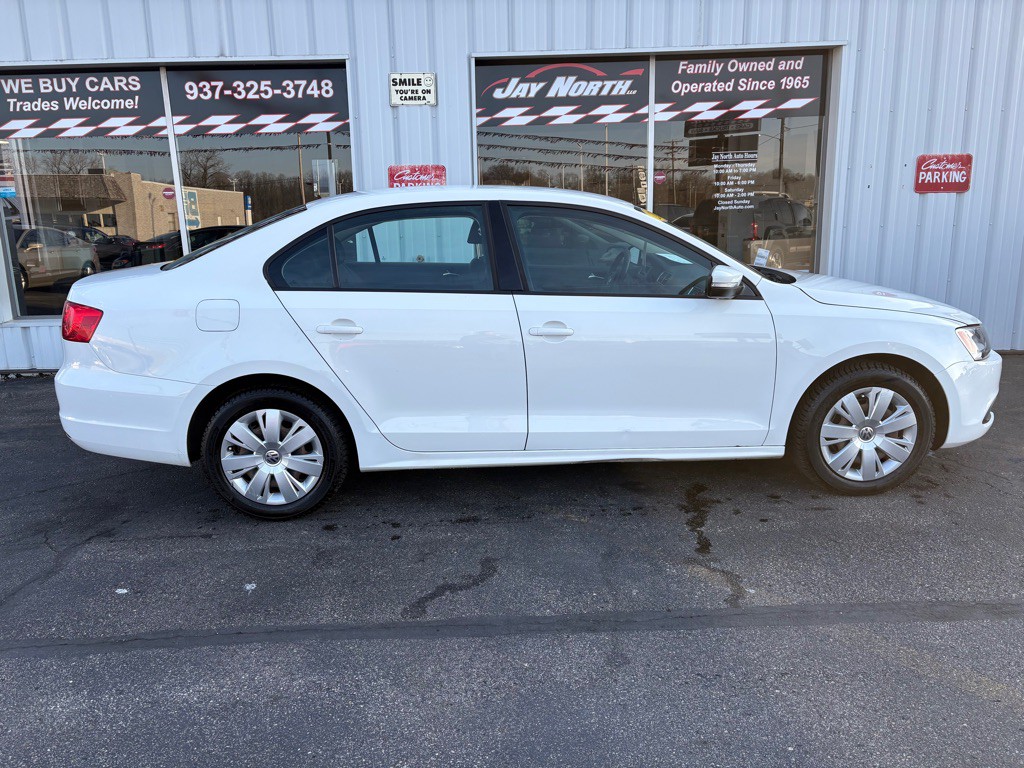 2011 Volkswagen Jetta Image 2
