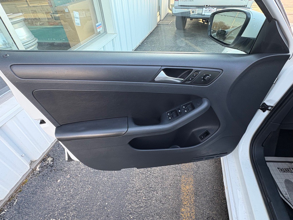 2011 Volkswagen Jetta Image 7