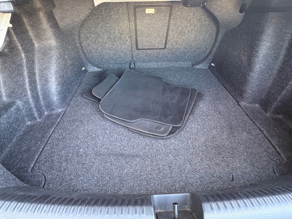 2011 Volkswagen Jetta Image 12