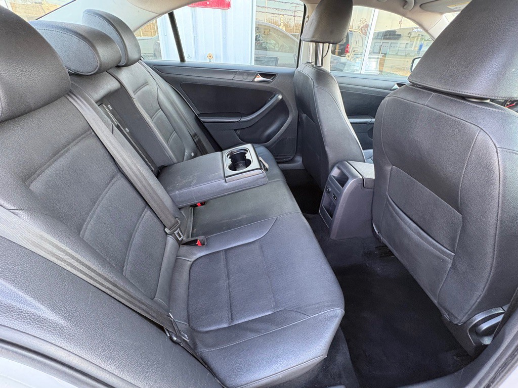 2011 Volkswagen Jetta Image 14