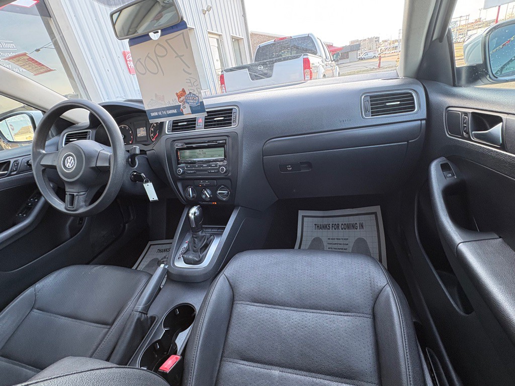 2011 Volkswagen Jetta Image 17
